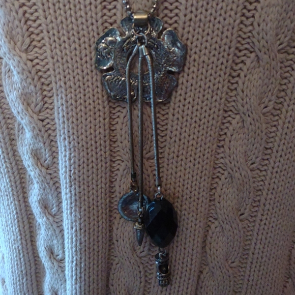 Woman’s Necklace Silvertone Dangle  Flower & Bead 28" Popcorn Chain Necklace - Picture 6 of 6